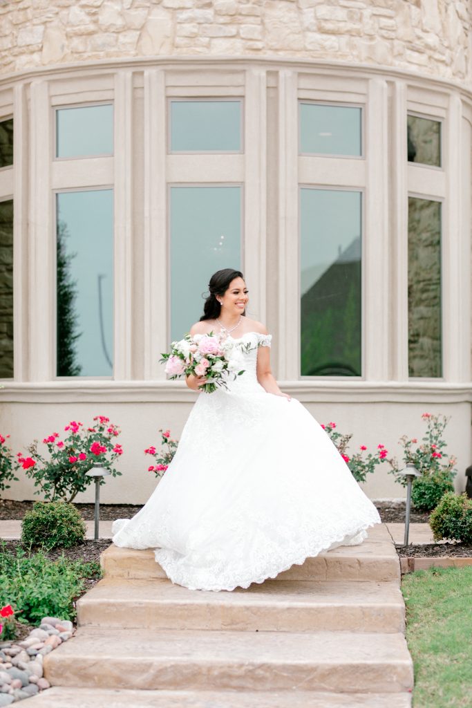 Jasmine's Bridal Portraits at Knotting Hill Place in Little Elm, Texas | Dallas DFW Wedding Photographer | Sami Kathryn PhotographyJasmine's Bridal Portraits at Knotting Hill Place in Little Elm, Texas | Dallas DFW Wedding Photographer | Sami Kathryn Photography