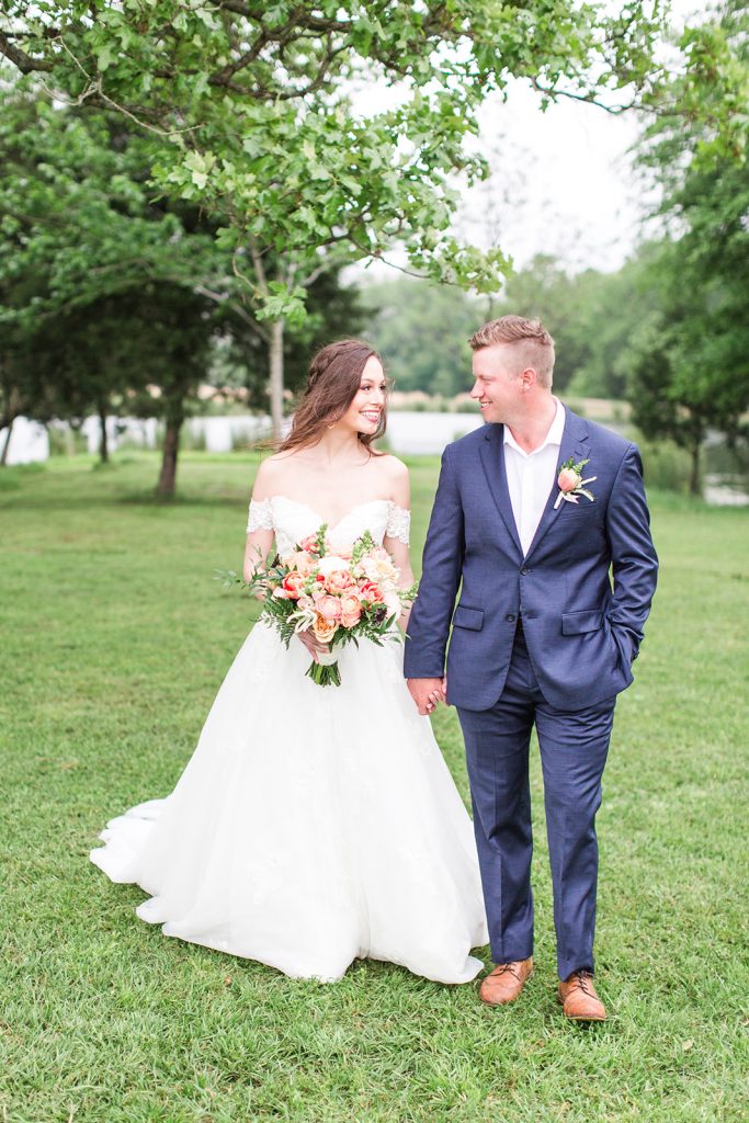 Bright, Colorful, & Elegant Wedding Inspiration at the Wildflower Wedding Venue in Dallas Fort Worth DFW Texas | Sami Kathryn Photography | DFW Wedding Photographer | A Stylish Soiree