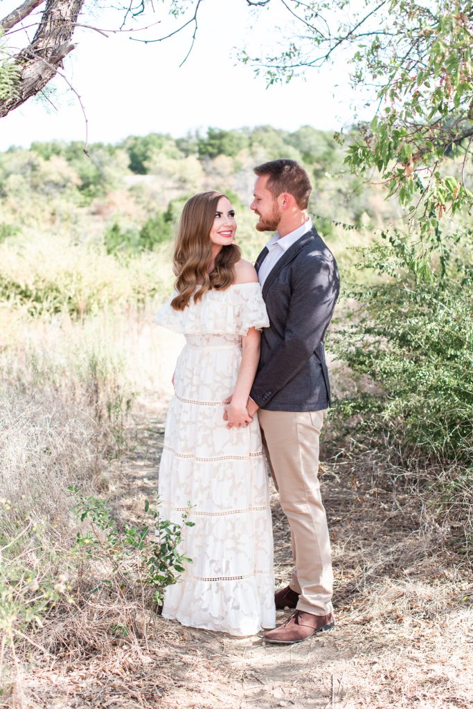 Lexi & Garrett Engagement Session | Tandy Hills Natural Area | Dallas Fort Worth DFW Wedding Photographer | Sami Kathryn Photography