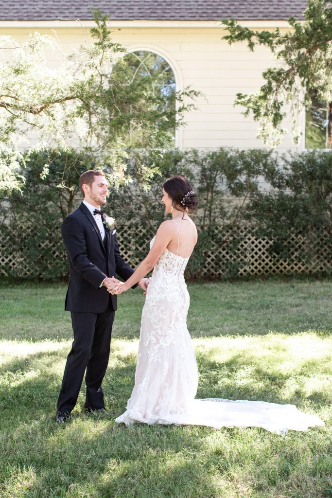 Laura & Hudson Wedding | The Vine New Ulm | Dallas DFW Wedding Photographer | Sami Kathryn Photography