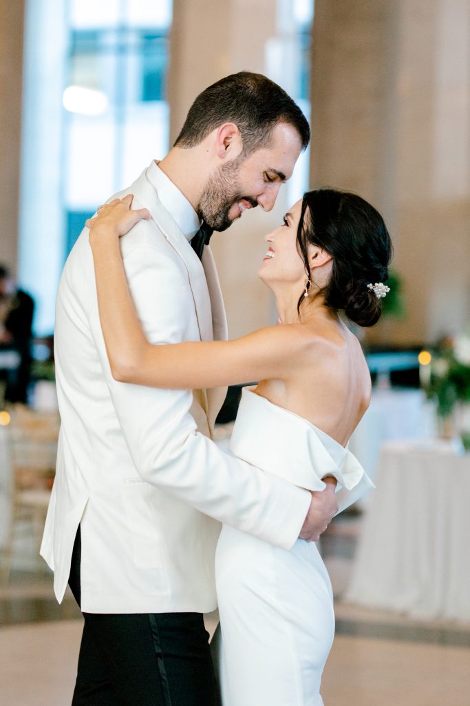 Hope & Zack's Wedding at the Carlisle Room | Dallas Wedding Photographer | Sami Kathryn Photography