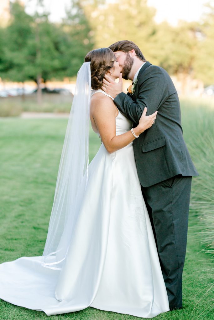 Kaylee & Michael's Wedding at Watermark Community Church | Dallas Wedding Photographer | Sami Kathryn Photography
